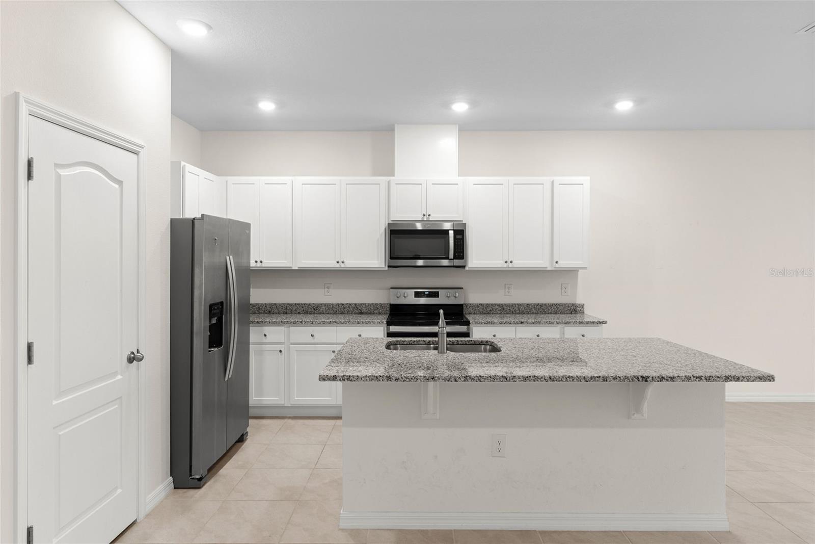 VENEZIA TWNHS - Residential