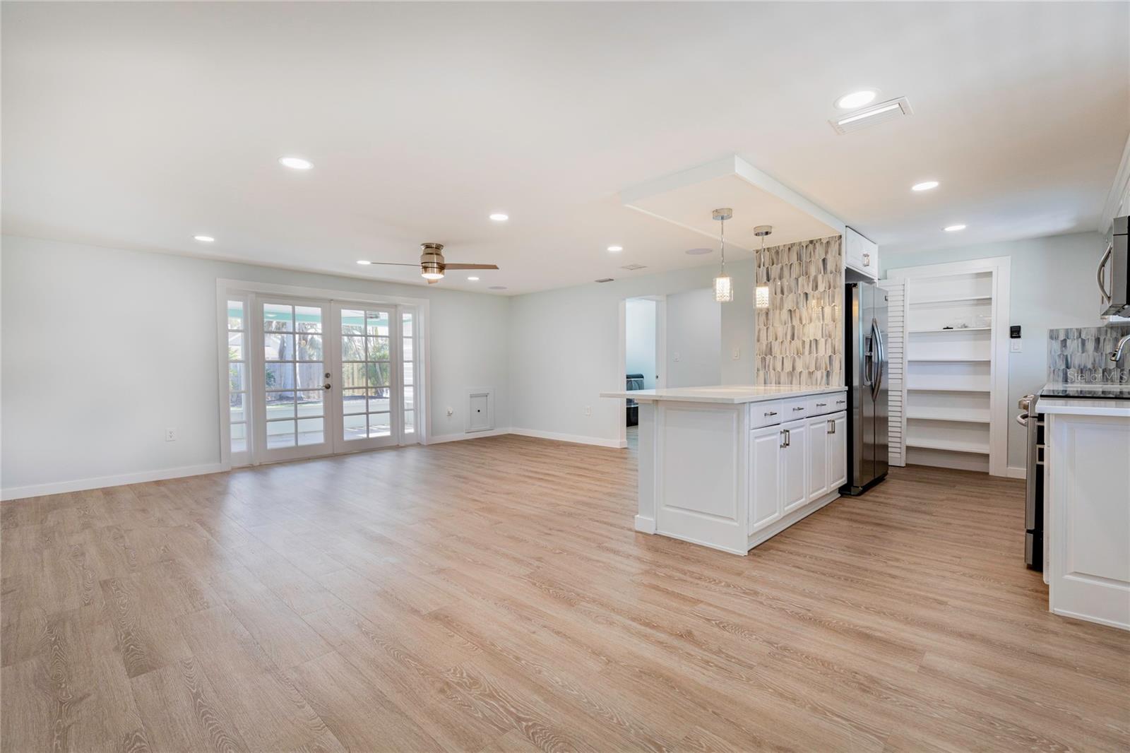 FLORENCE - Residential Lease