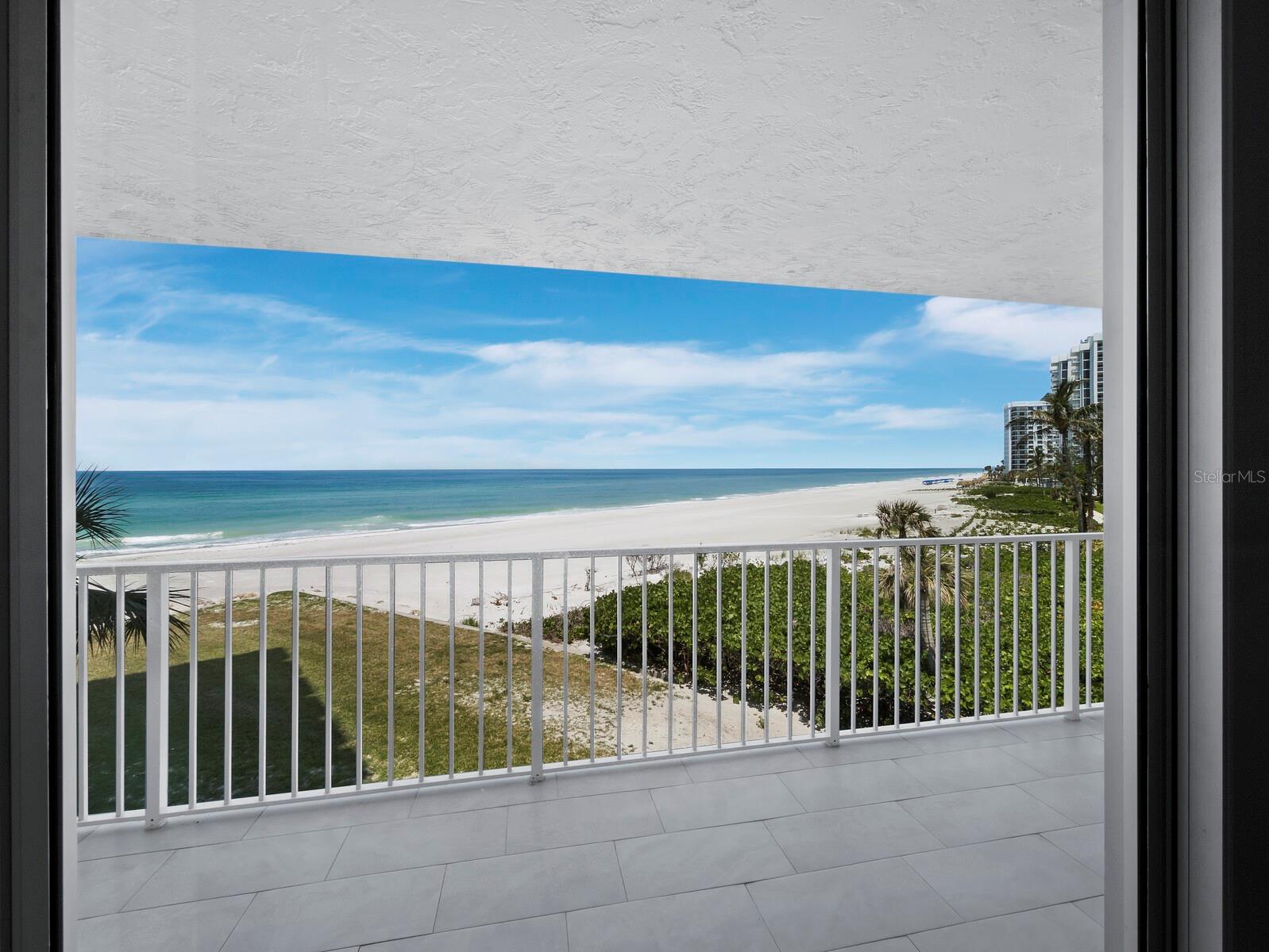 ISLANDER CLUB OF LONGBOAT - Residential