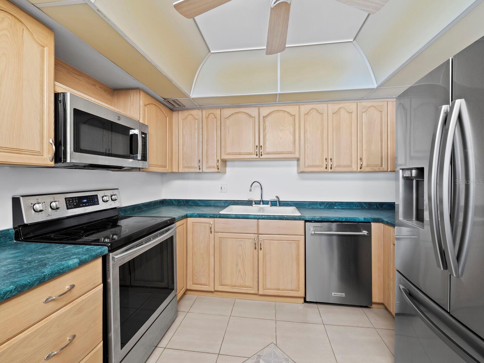 ISLANDER CLUB OF LONGBOAT - Residential