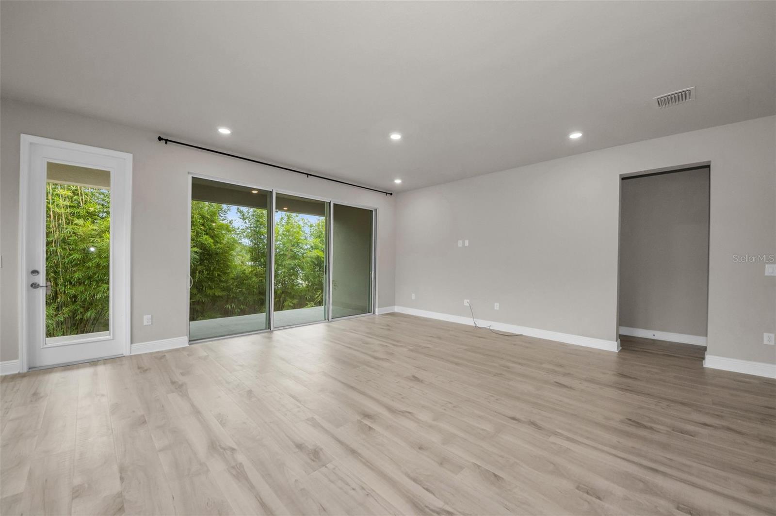 EAGLE CREEK ESTATES - Residential