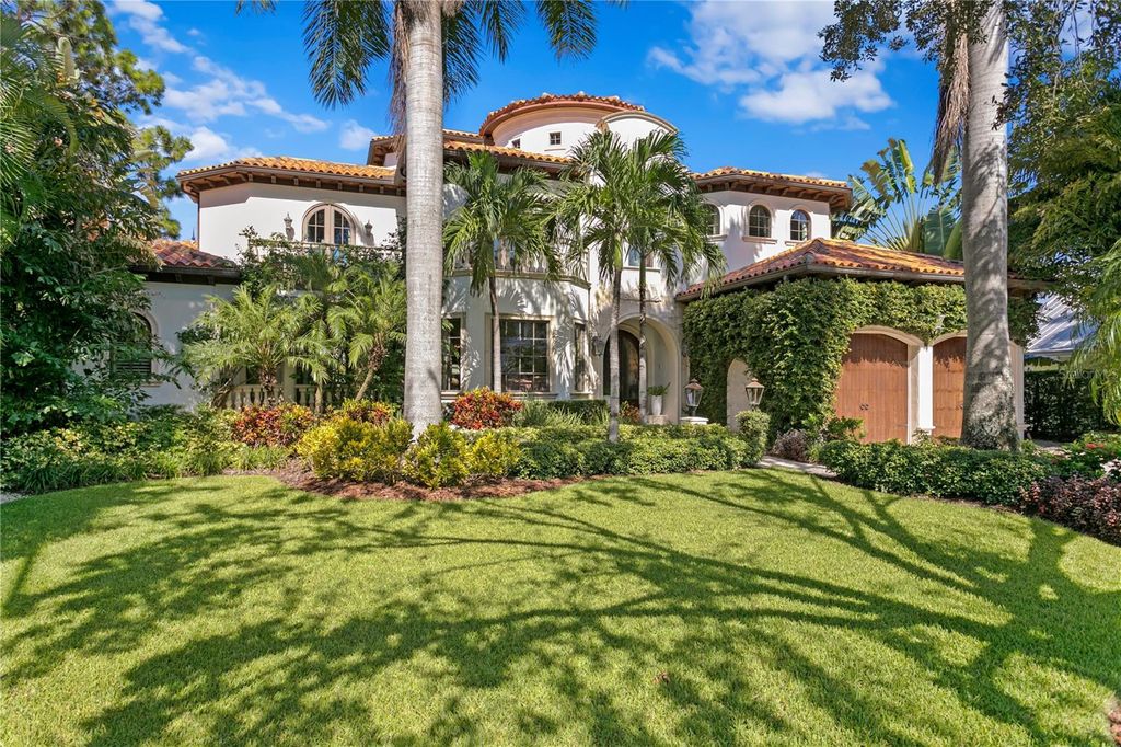 Photo of 25 W Spanish Main Street, Tampa, FL 33609 (MLS # TB8463472)