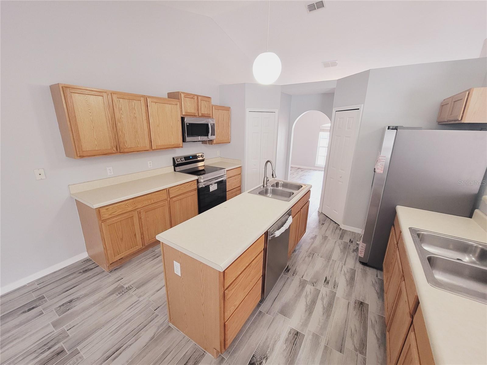 SOUTHWEST QUADRANT PH 01-04 - Residential Lease