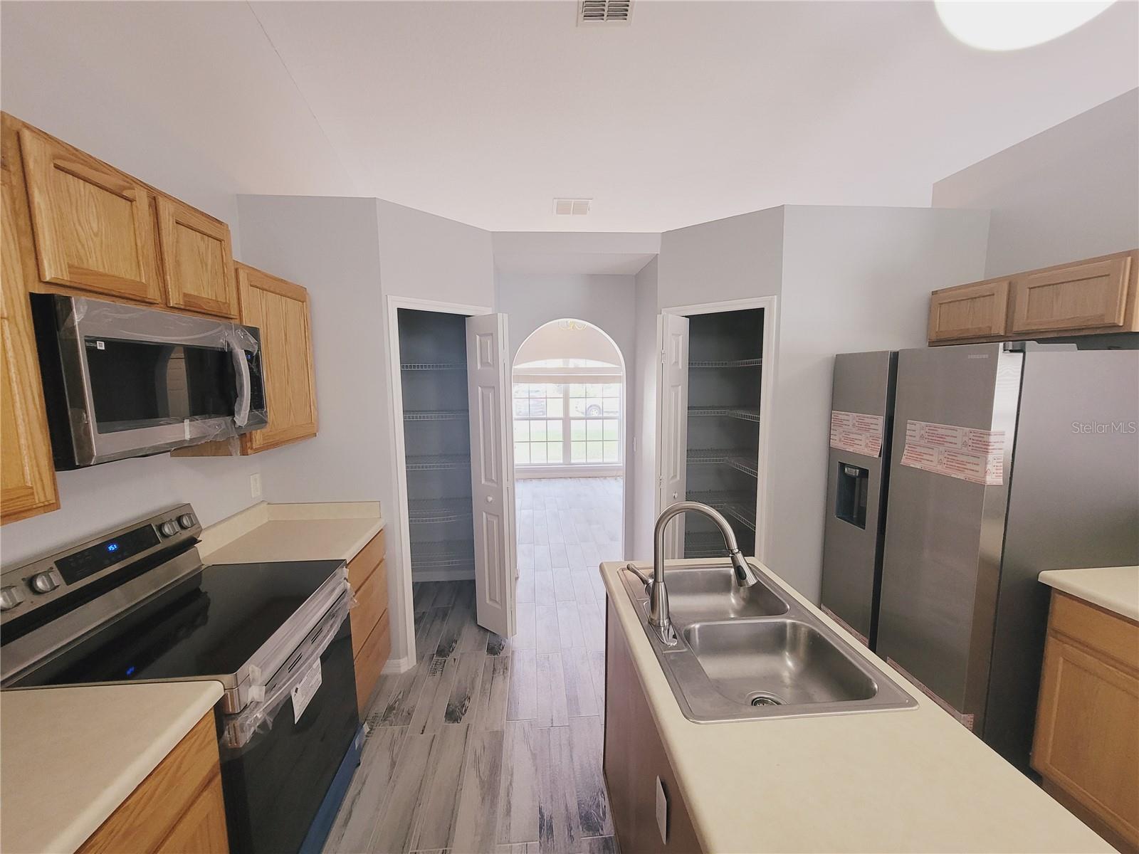 SOUTHWEST QUADRANT PH 01-04 - Residential Lease