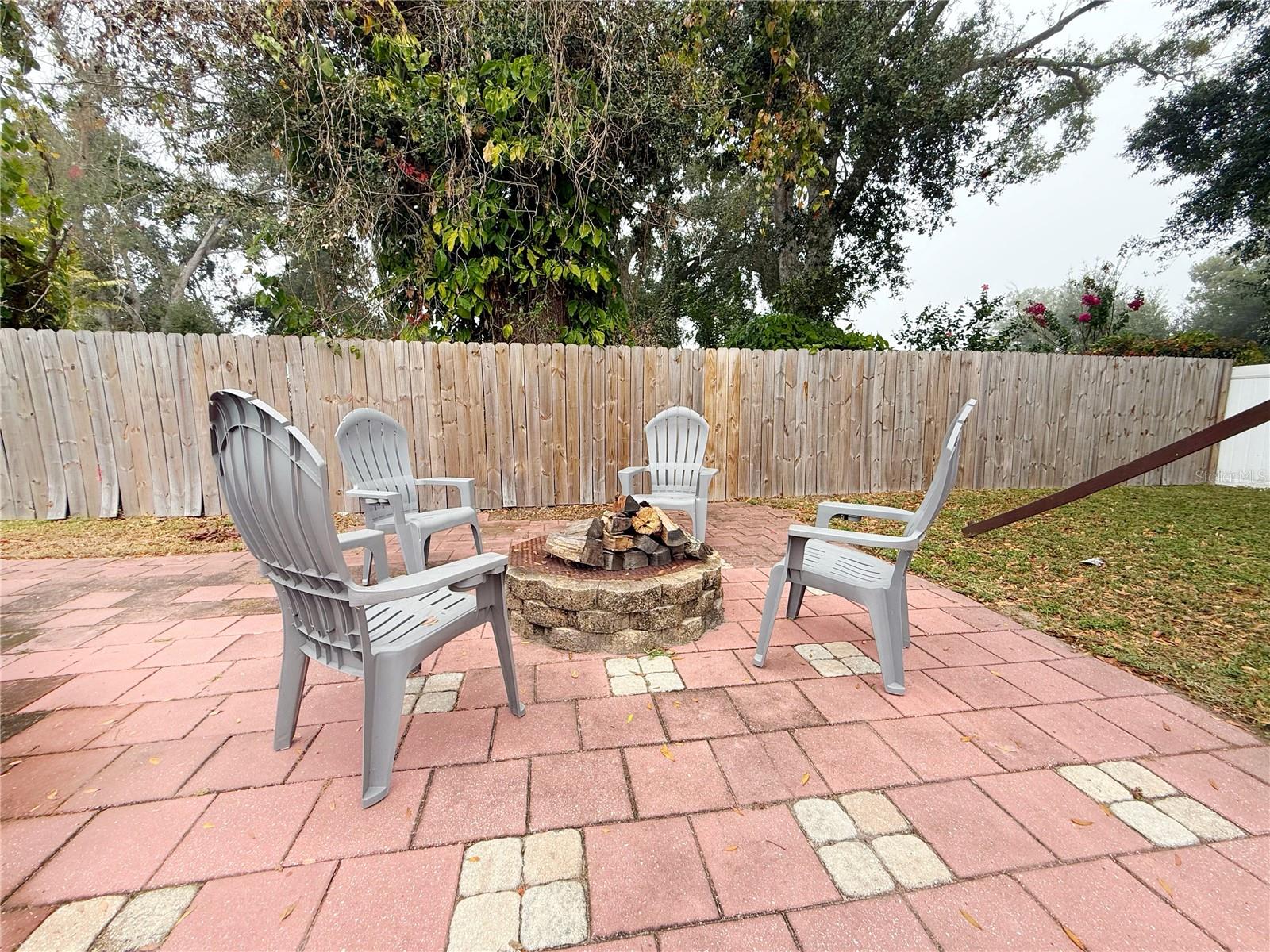 HOWARD WEST - Residential