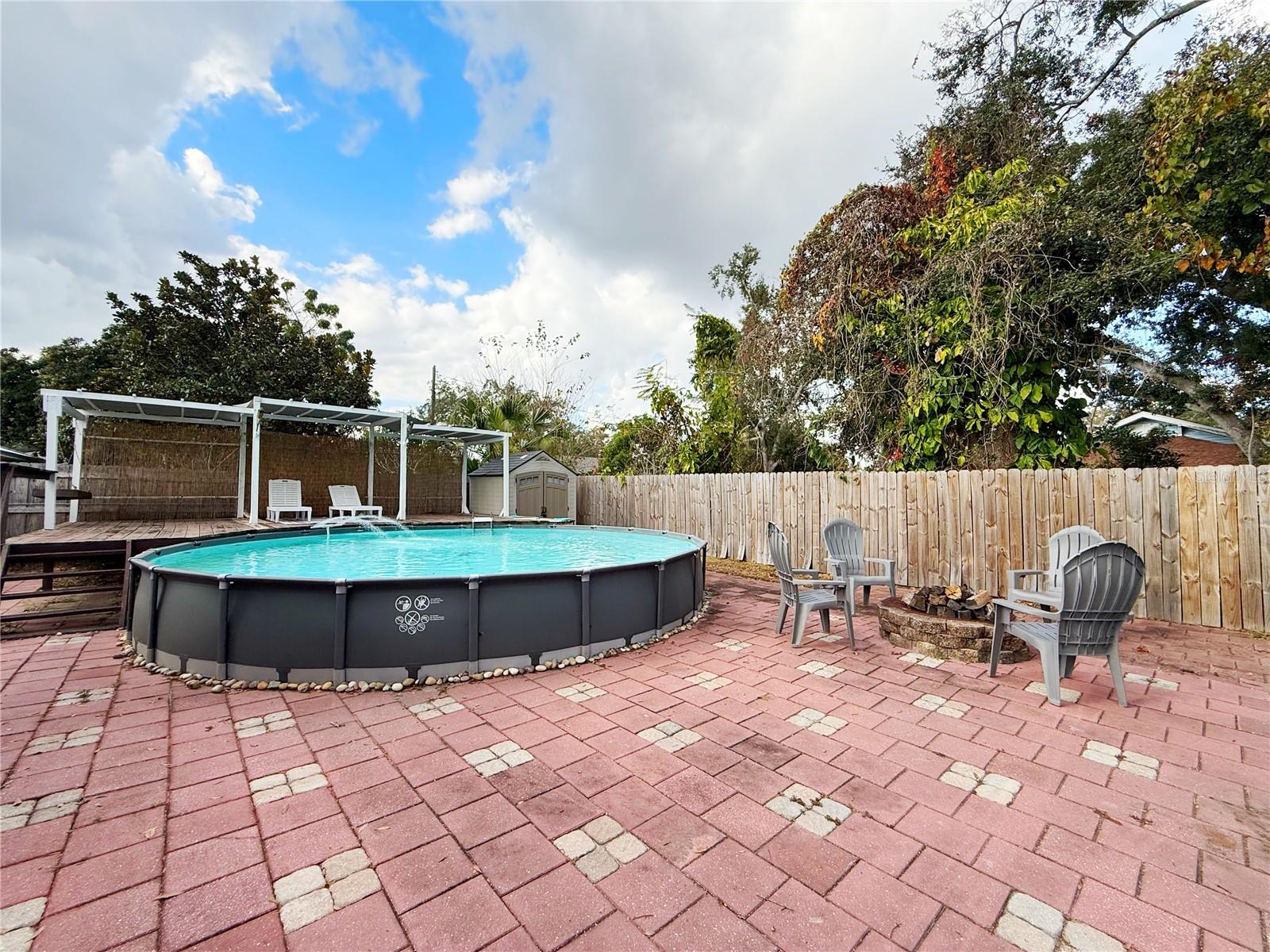 HOWARD WEST - Residential