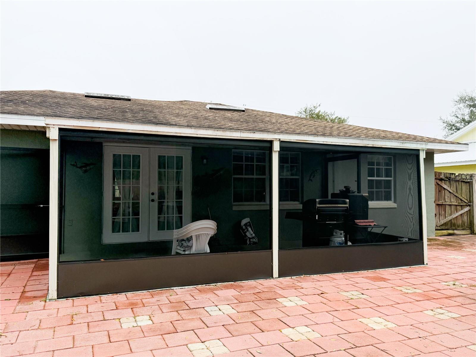 HOWARD WEST - Residential