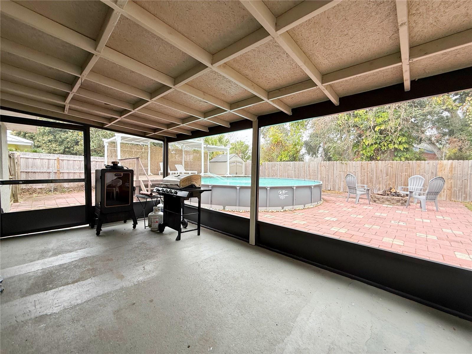 HOWARD WEST - Residential