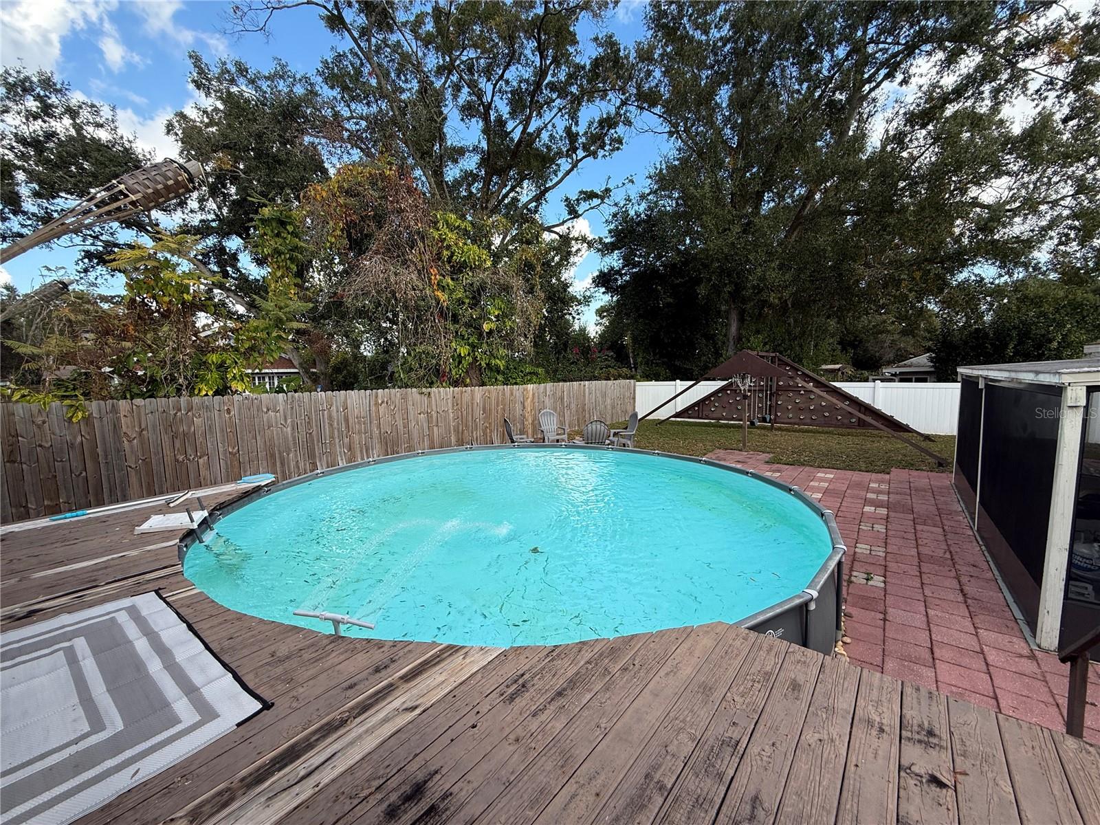 HOWARD WEST - Residential