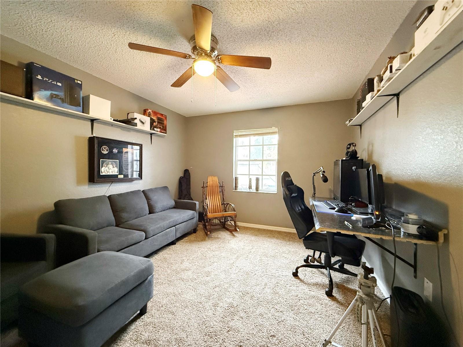 HOWARD WEST - Residential