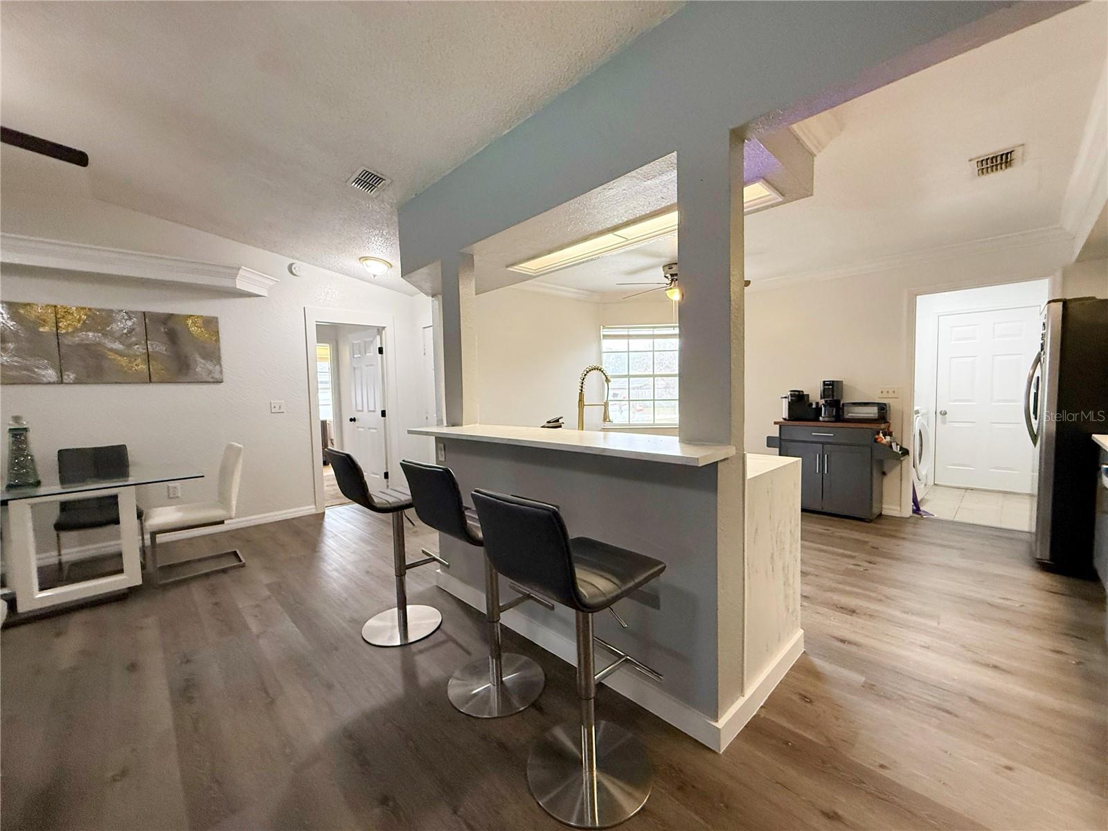 HOWARD WEST - Residential