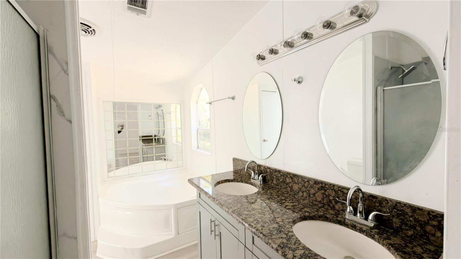 ANGUS VALLEY - Residential