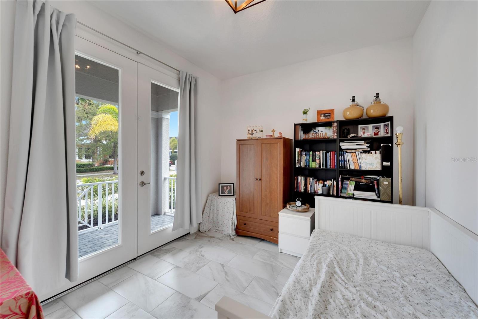 MIRABAY PH 3C-1 - Residential