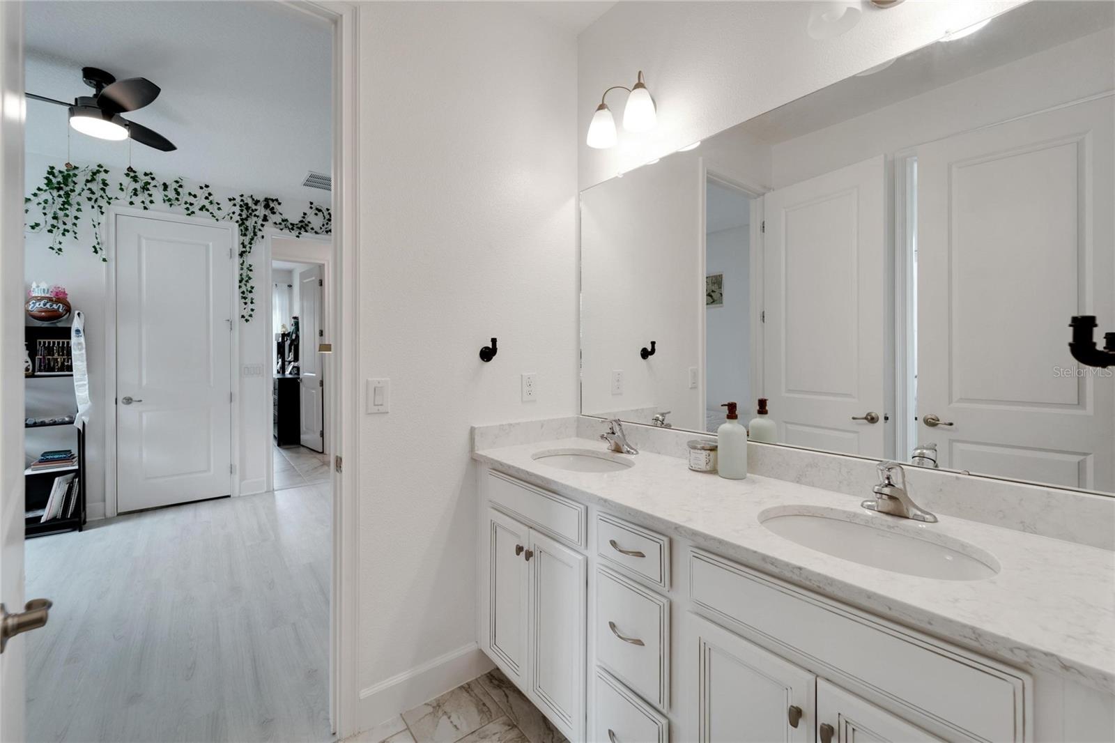 MIRABAY PH 3C-1 - Residential