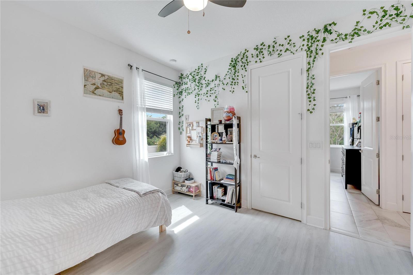 MIRABAY PH 3C-1 - Residential