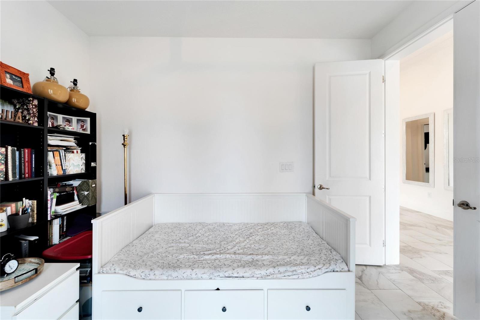 MIRABAY PH 3C-1 - Residential