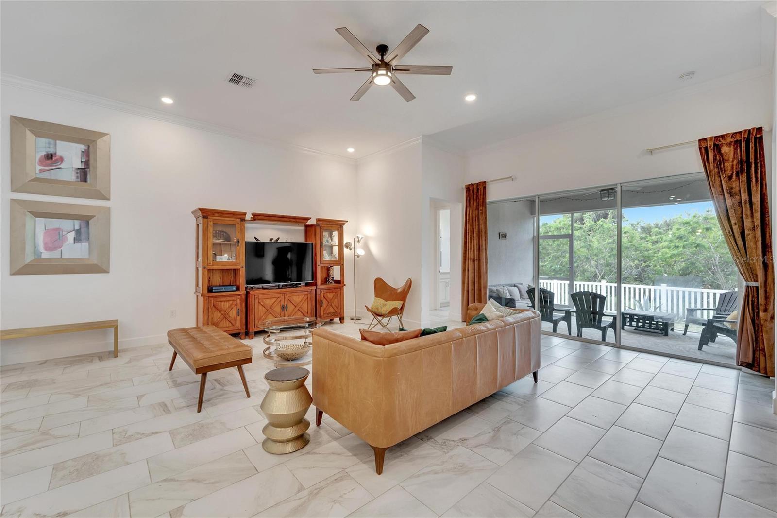 MIRABAY PH 3C-1 - Residential