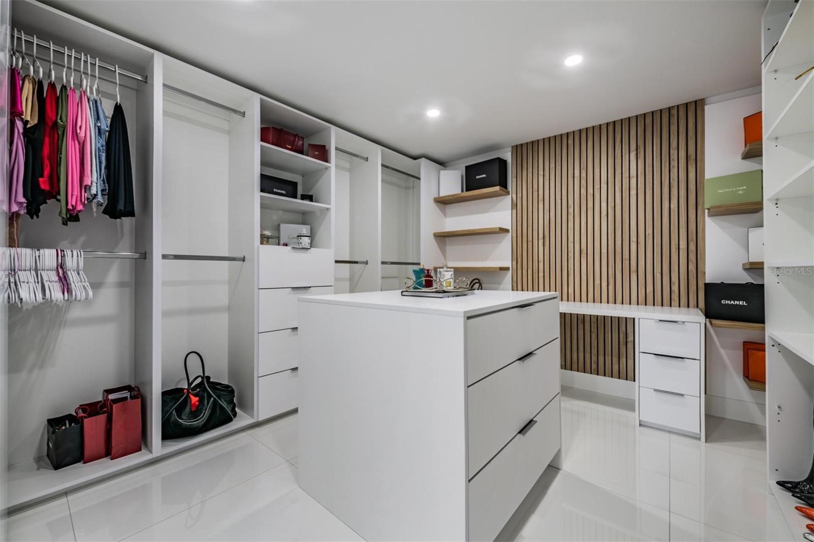 COUNTRY PLACE WEST UNIT IV - Residential