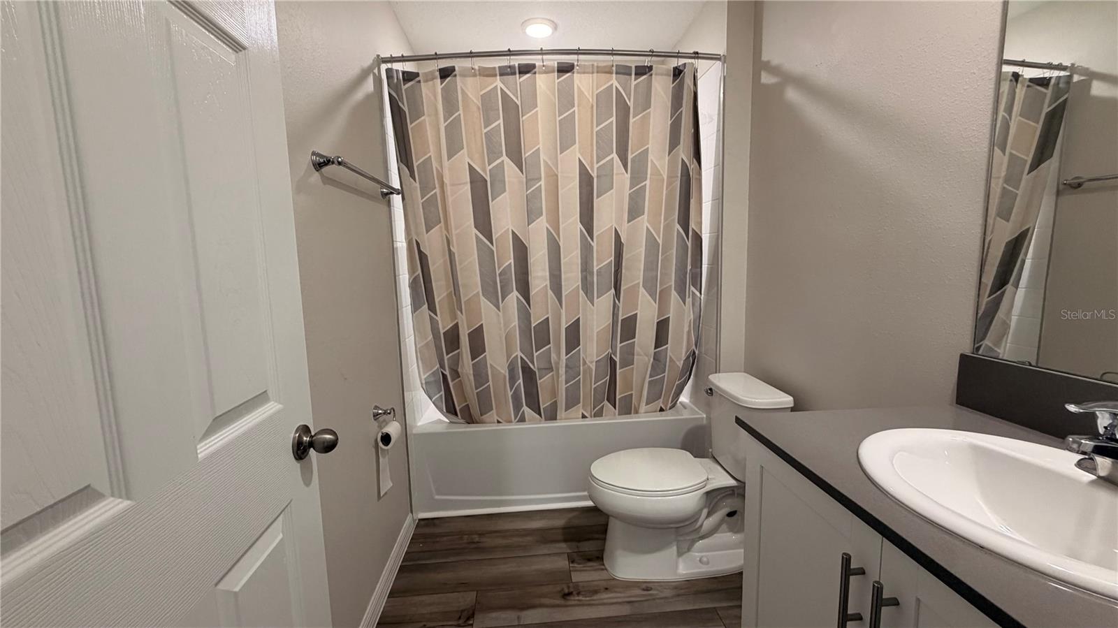 BRADBURY CRK PH I - Residential Lease