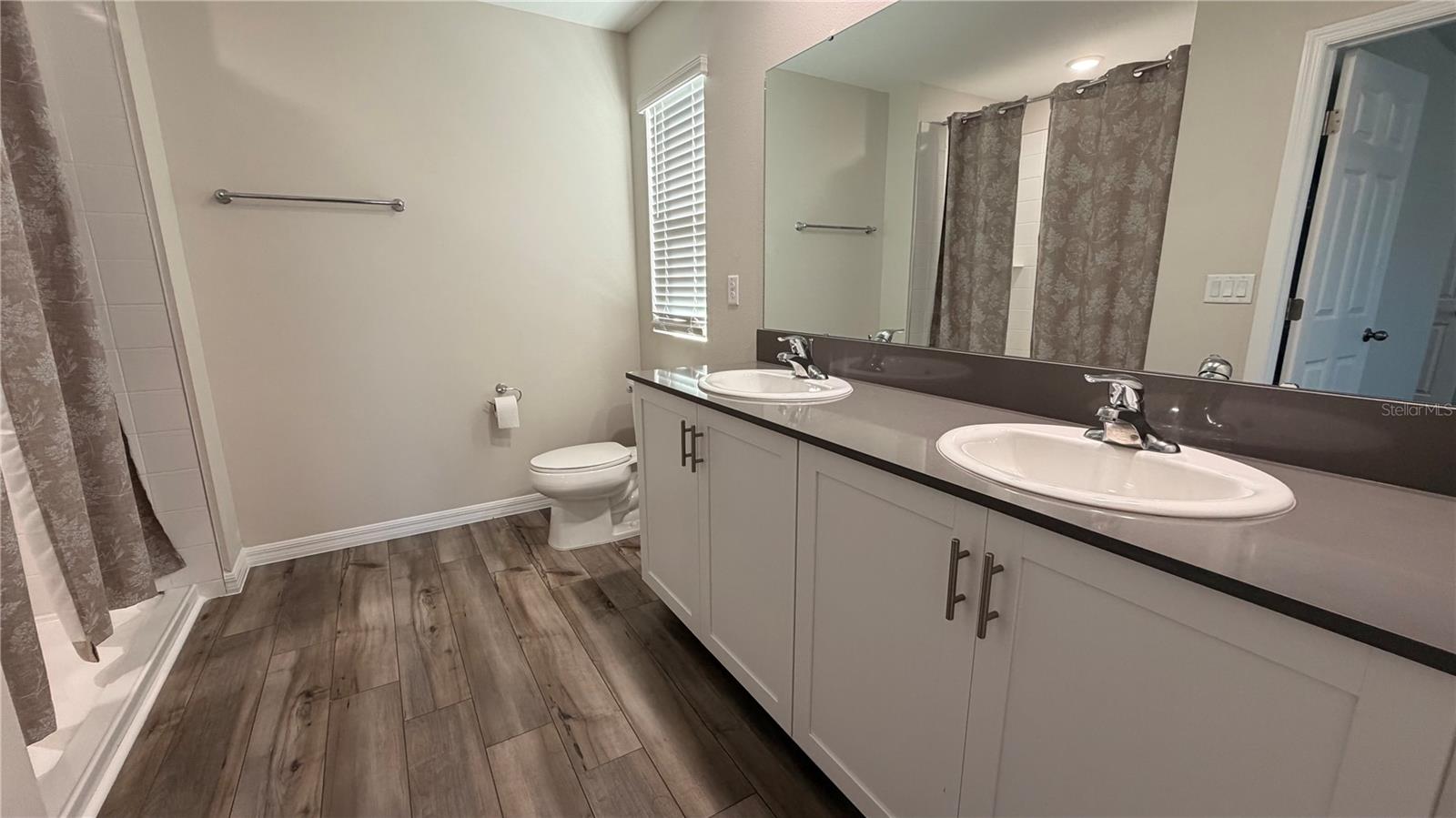 BRADBURY CRK PH I - Residential Lease