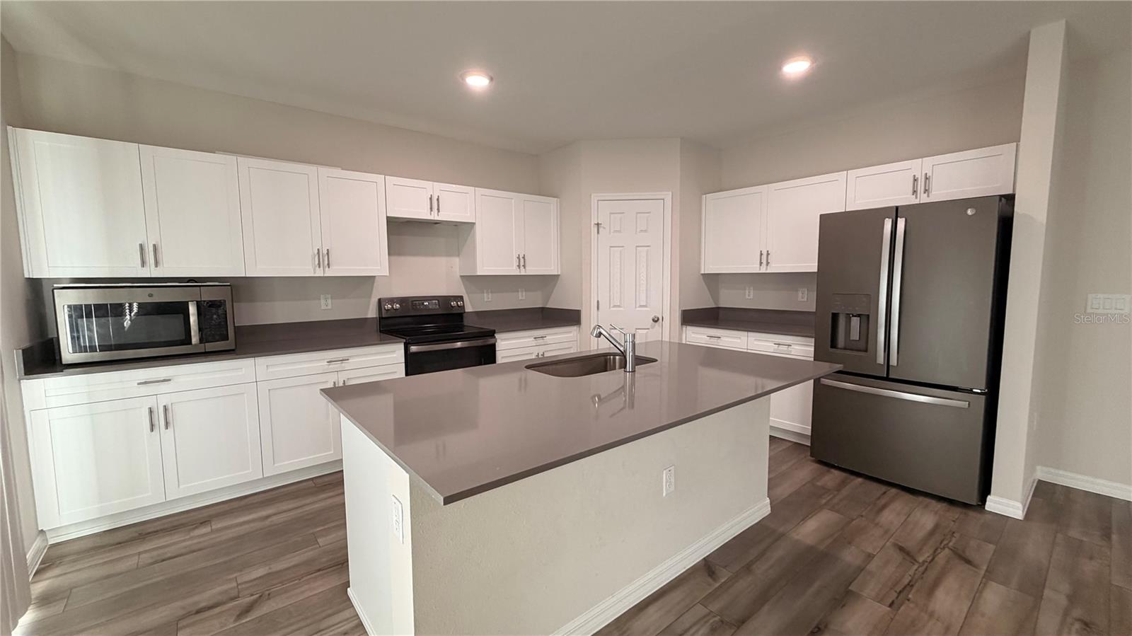 BRADBURY CRK PH I - Residential Lease