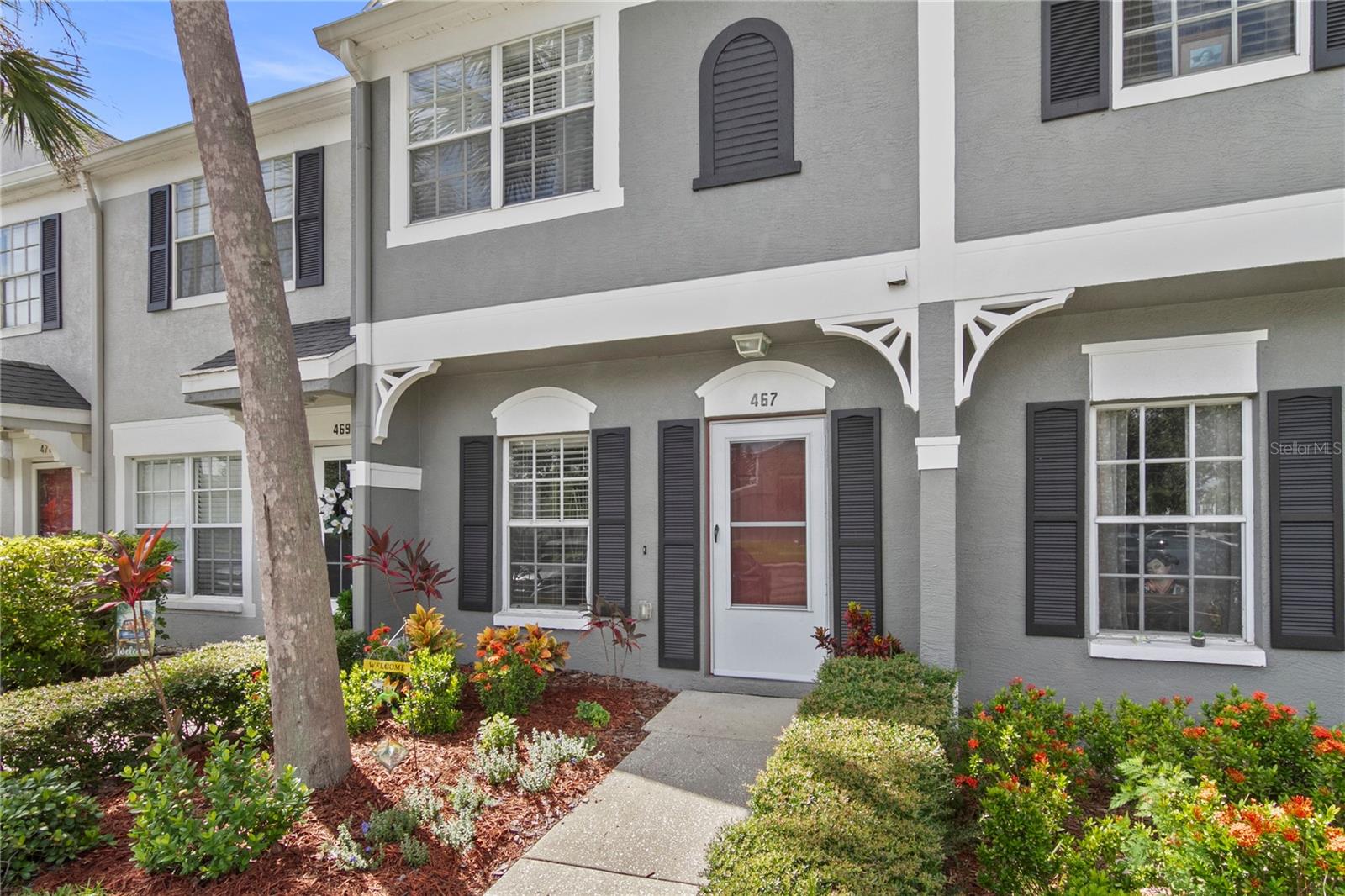 PRICE IMPROVEMENT - Motivated seller! Move-in ready 2BR/2.5BA townhome in gated Countryside Key with a wonderfully updated kitchen in 2024 open layout, and screened patio overlooking the pond. This townhome has been meticulously kept by it's current owner, making it truly move-in ready. Both bedrooms upstairs feature en-suite baths and plenty of closet space. HOA fee of only $433/month covers roof, exterior, landscaping, building insurance, water, sewer, trash, cable, internet, pool, tennis, and gated security—making maintenance worry-free. Prime Oldsmar location between Tampa & Clearwater, just minutes to shopping, dining, TPA, and Gulf beaches. Don't miss the chance to capture your slice of Countryside Key!