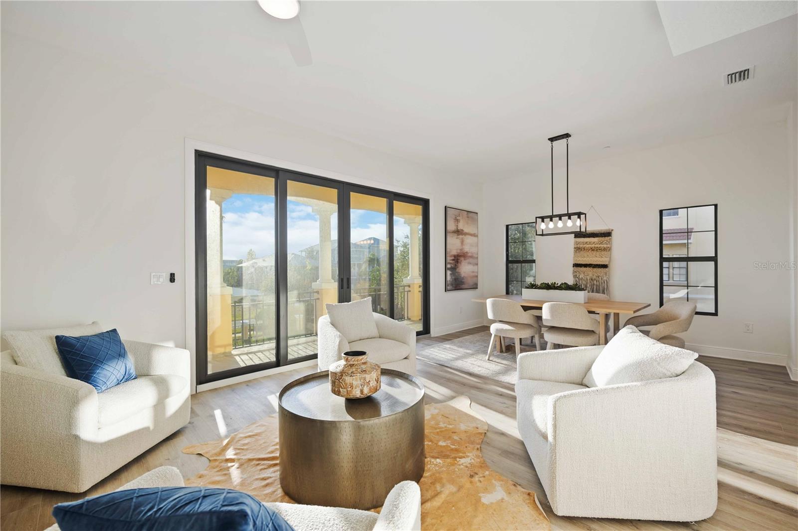 BRISA DEL MAR TWNHMS - Residential