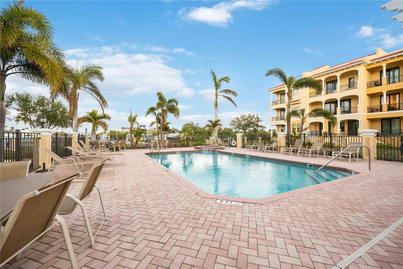 BRISA DEL MAR TWNHMS - Residential