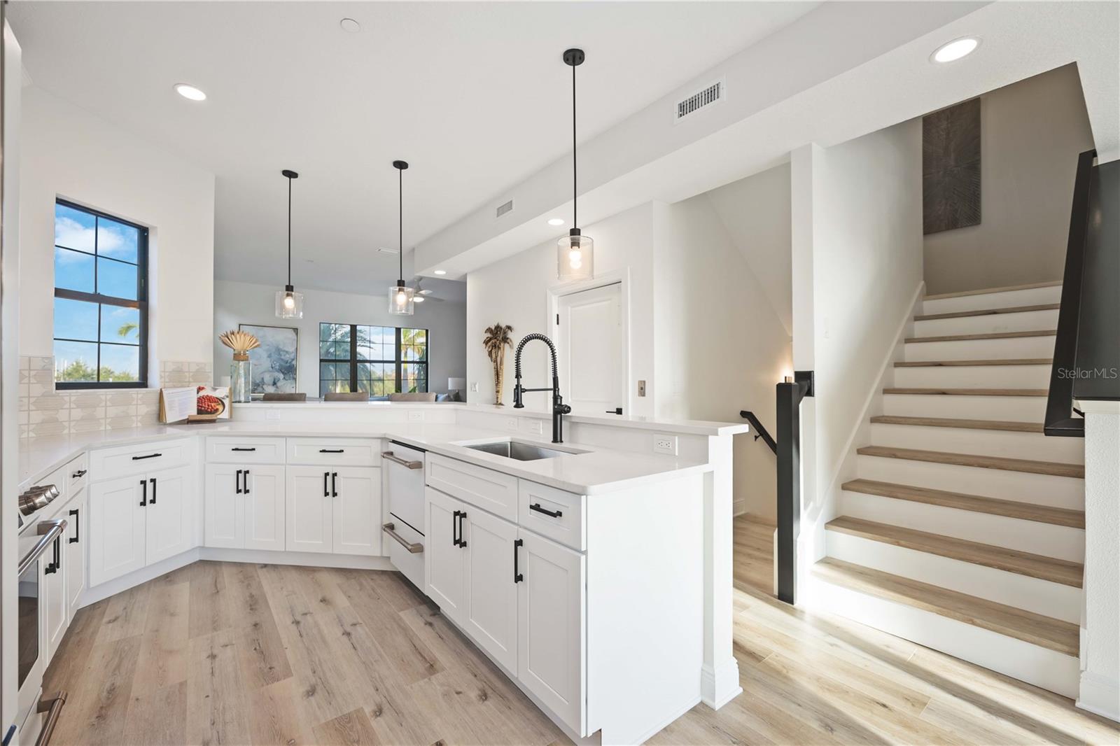 BRISA DEL MAR TWNHMS - Residential