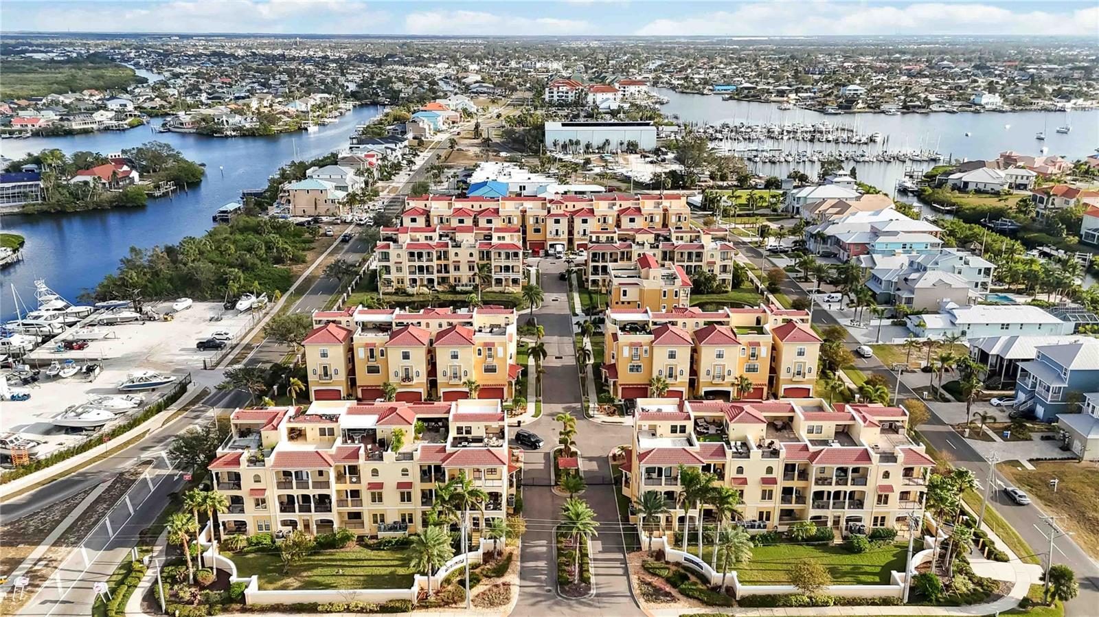 BRISA DEL MAR TWNHMS - Residential