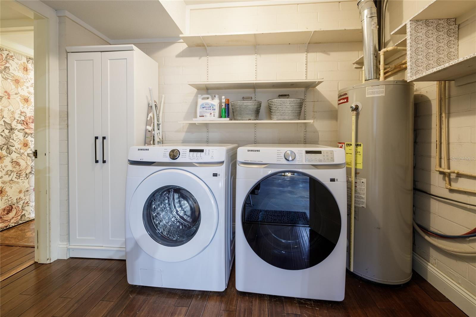 CARRIAGE WAY - Residential