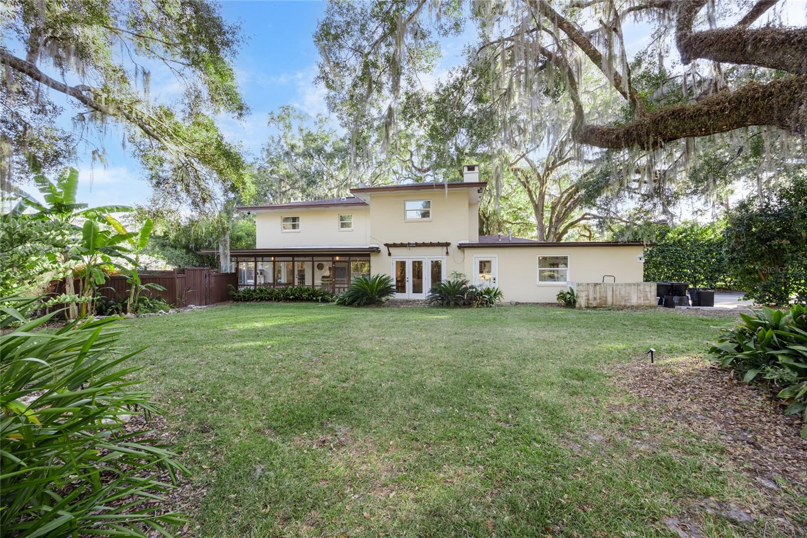 CARRIAGE WAY - Residential