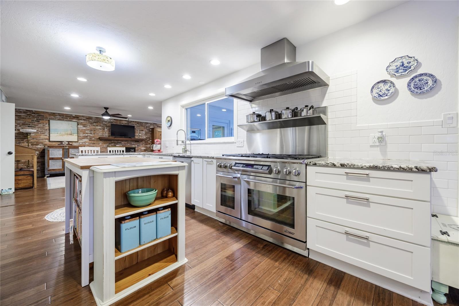 CARRIAGE WAY - Residential