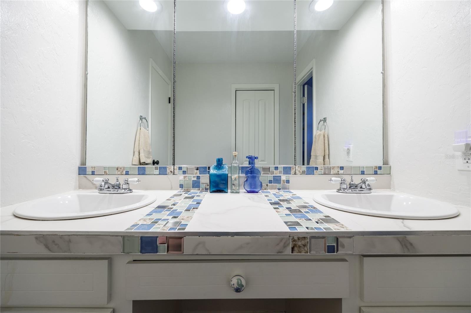 CARRIAGE WAY - Residential