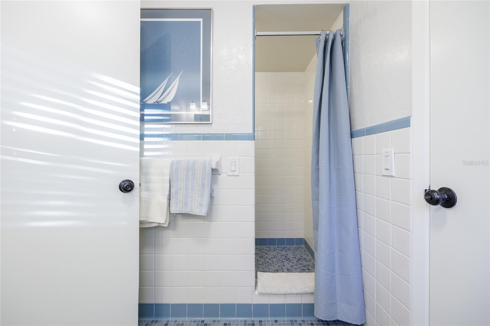 CARRIAGE WAY - Residential