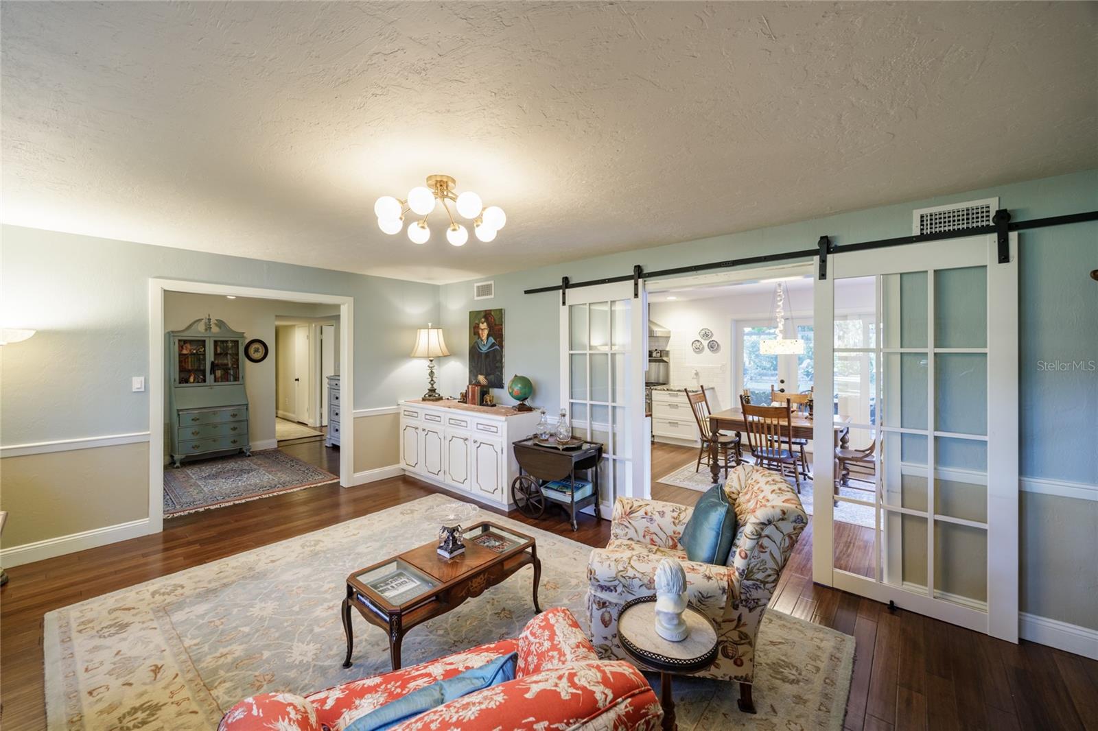 CARRIAGE WAY - Residential