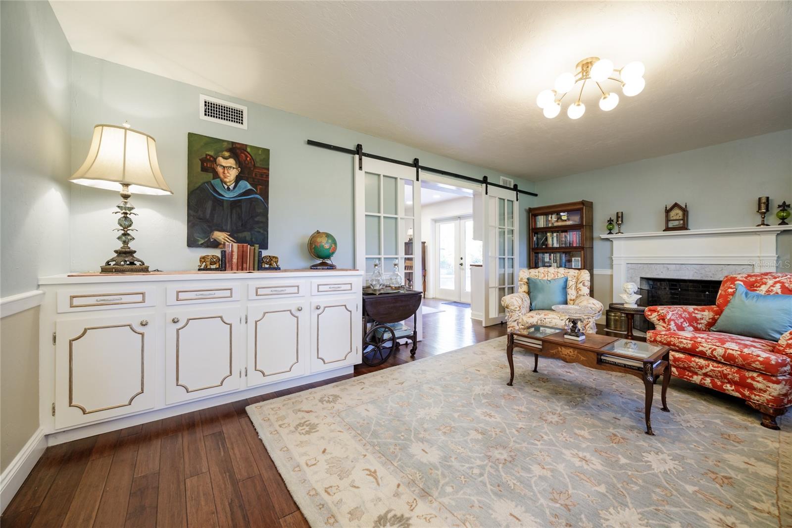 CARRIAGE WAY - Residential