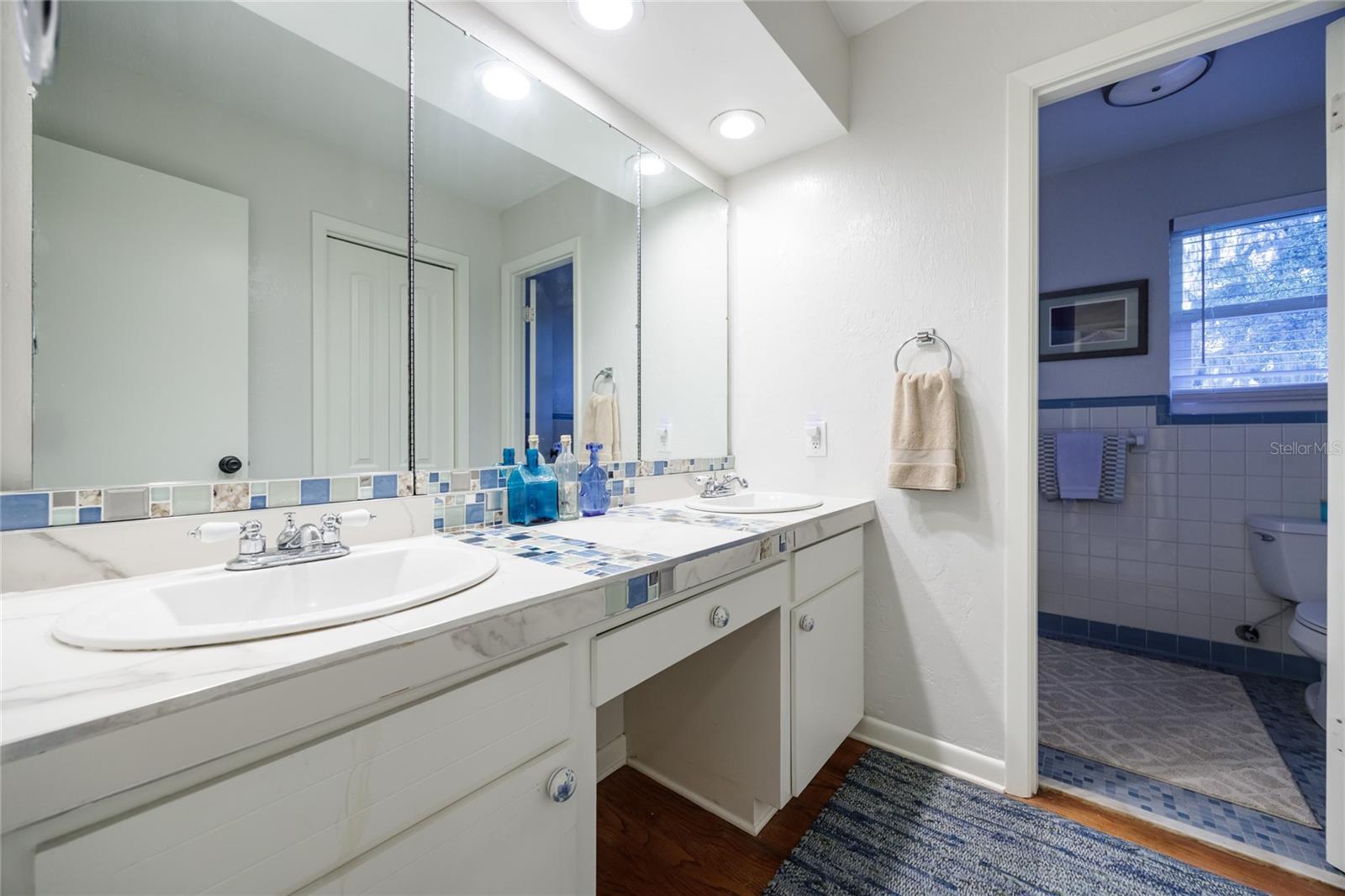 CARRIAGE WAY - Residential