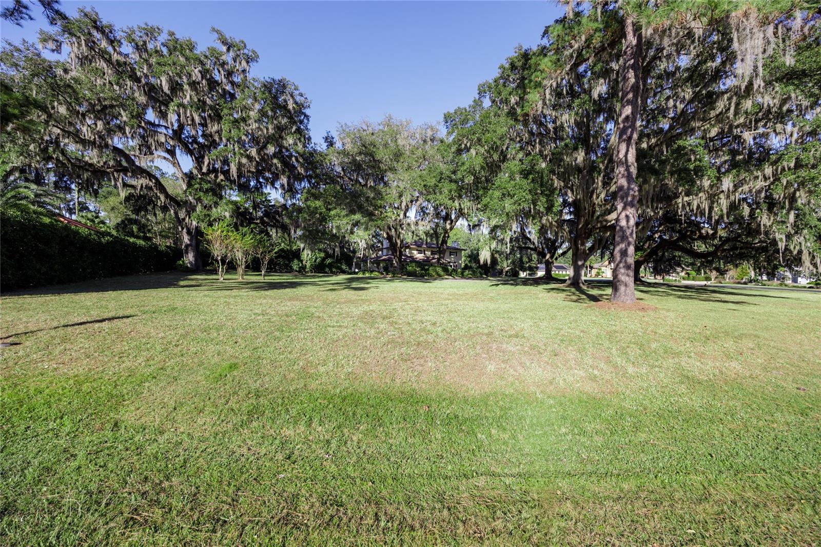 CARRIAGE WAY - Residential