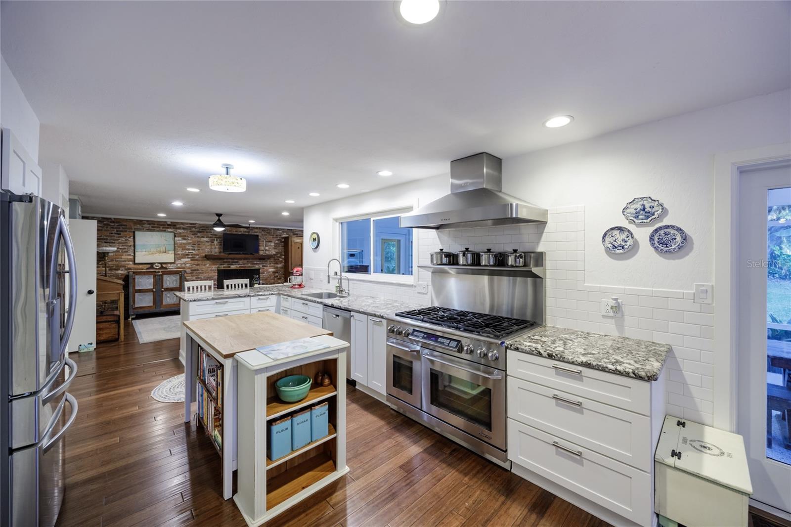 CARRIAGE WAY - Residential