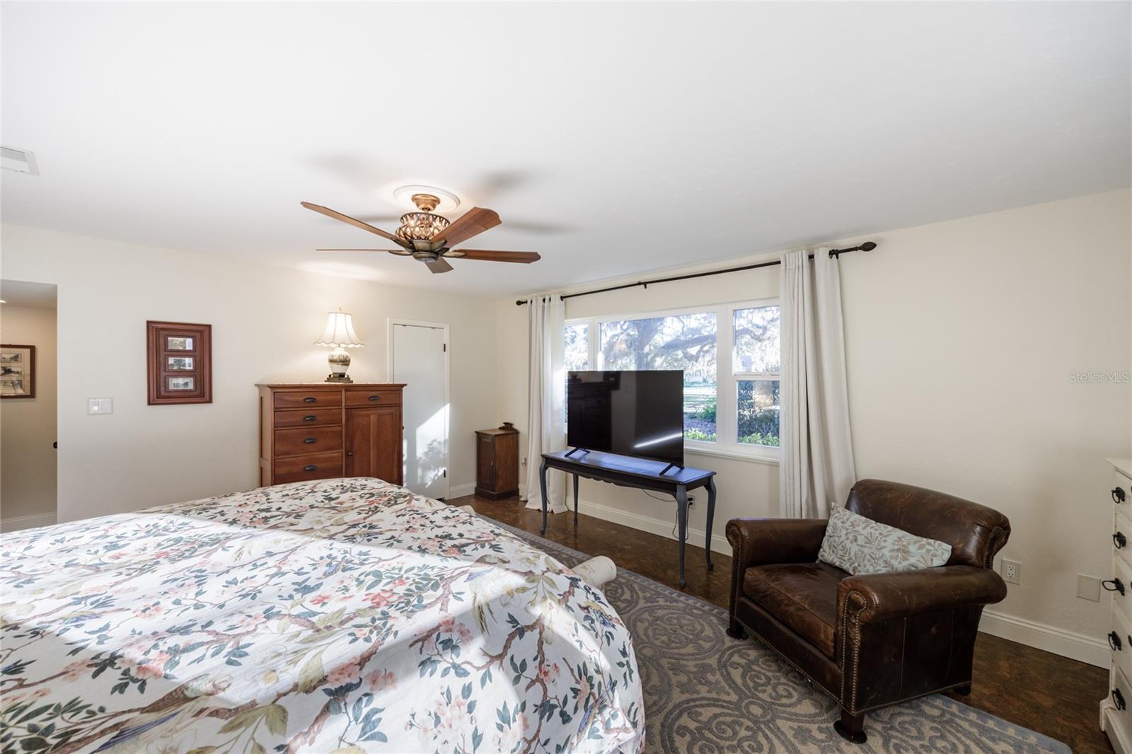 CARRIAGE WAY - Residential