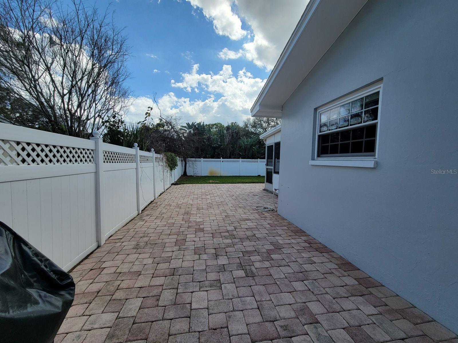 BELLEAIR MANOR UNIT 1 & 2 - Residential Lease