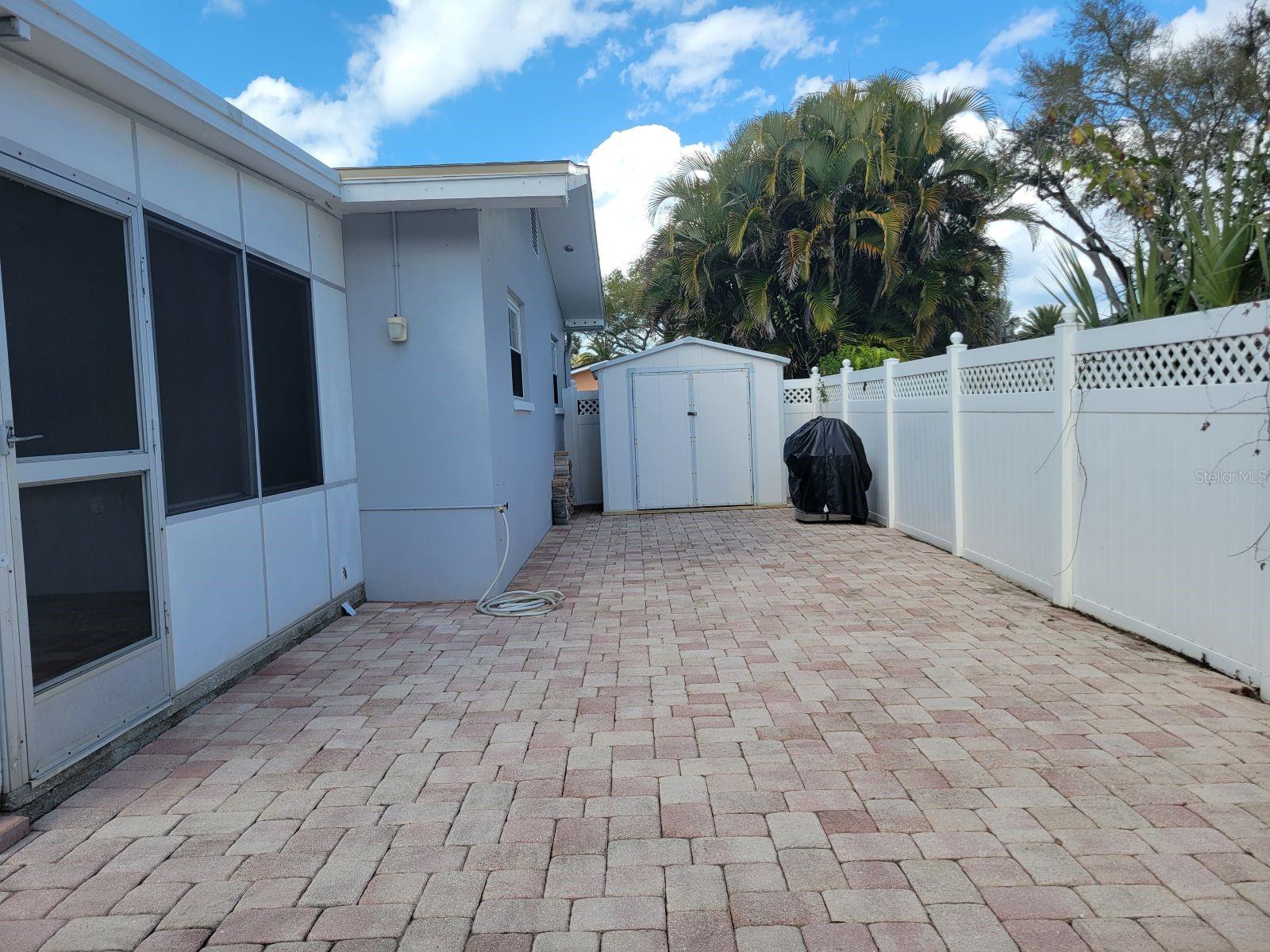 BELLEAIR MANOR UNIT 1 & 2 - Residential Lease