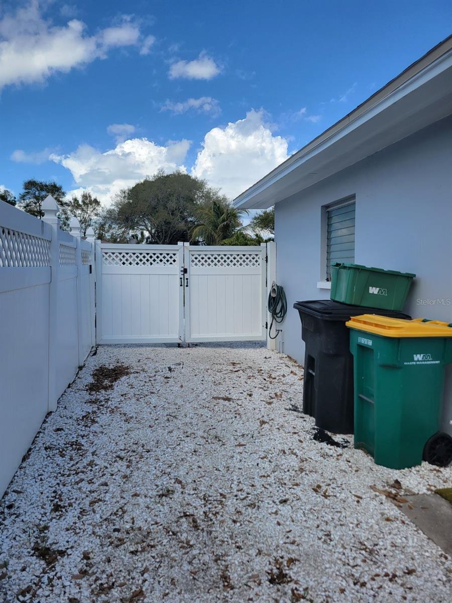 BELLEAIR MANOR UNIT 1 & 2 - Residential Lease