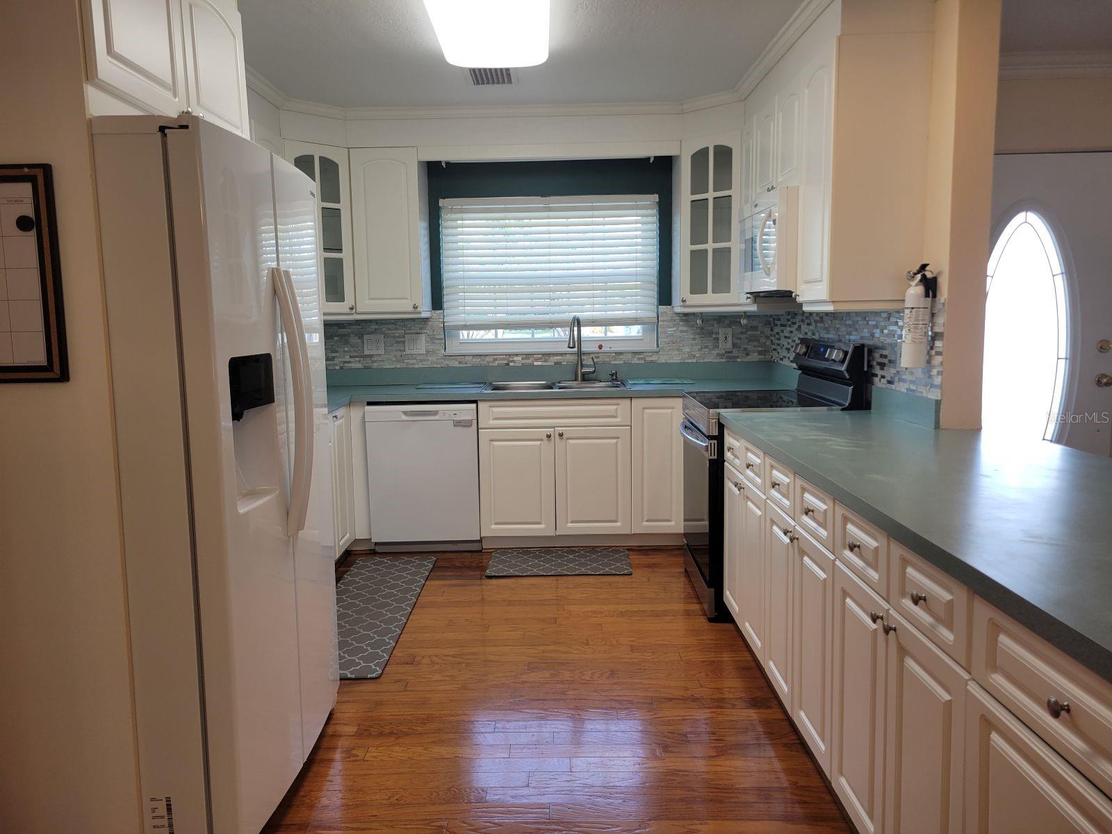 BELLEAIR MANOR UNIT 1 & 2 - Residential Lease