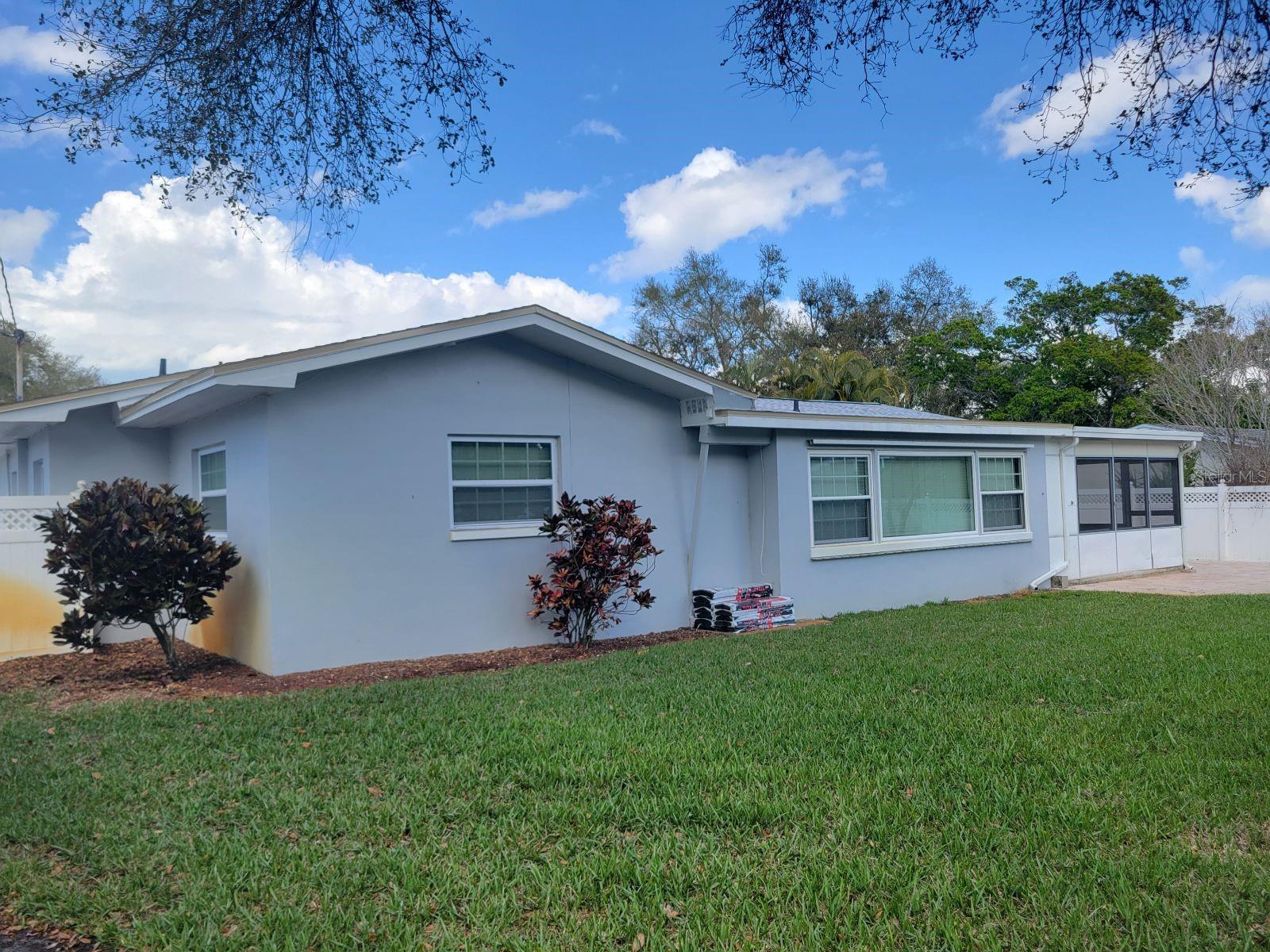 BELLEAIR MANOR UNIT 1 & 2 - Residential Lease