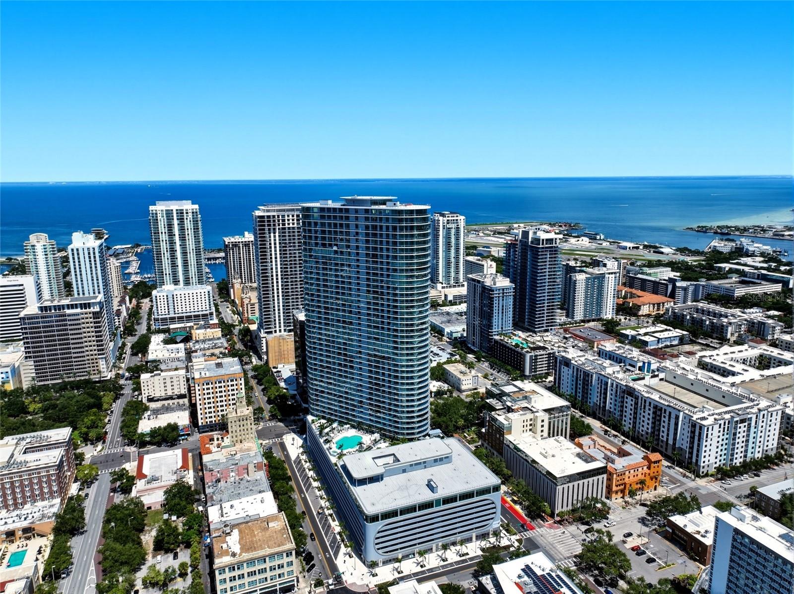 400 CENTRAL AVENUE 407