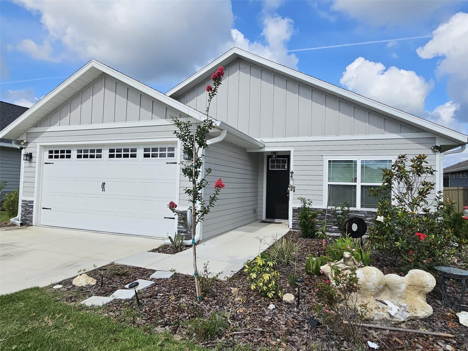 Welcome to this beautiful home with the perfect combination of luxury and practicality!
this stunning 4 bedrooms, 2 baths is located in the very convenient Grand Oaks subdivision, with A rated school zones and close to Celebration Point, Butler Plaza, UF/Shands, the VA, NFRMC, and I-75.
The LVP and tile flooring make this house perfect for families and busy lifestyles. Complementing by stunning quartz countertops and double tray ceilings, this house will radiate a sense of sophistication. Elevate your living space with these stunning updates, your family will be very grateful. Enjoy the amenities such pool and playground.