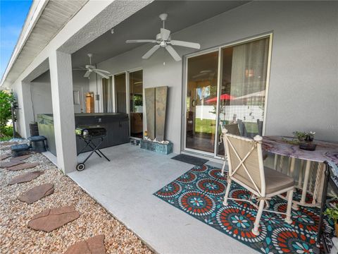 A home in AUBURNDALE