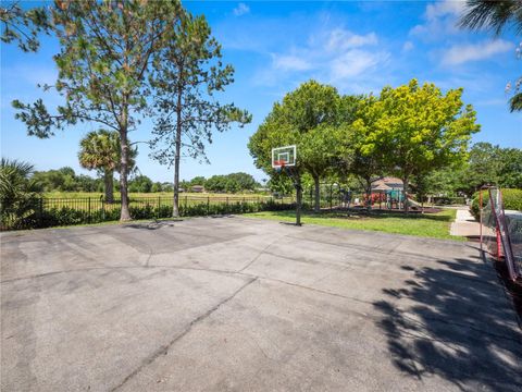 A home in AUBURNDALE